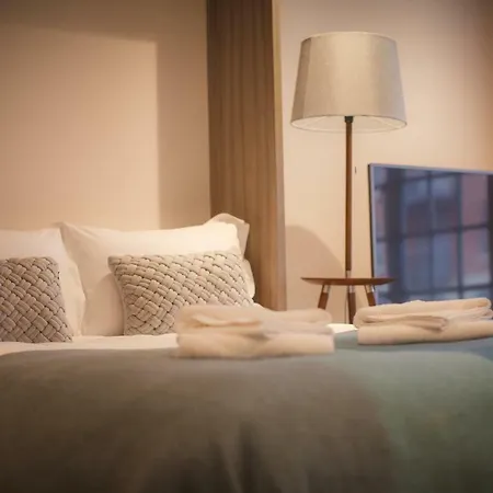 Riverside Close To Centre