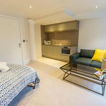 Riverside Close To Centre