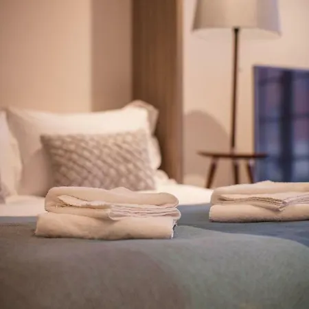 Riverside Close To Centre Apartment *