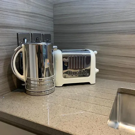 Riverside Close To Centre Apartment