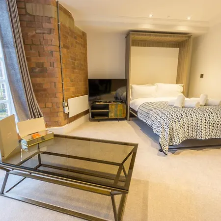 Riverside Close To Centre Apartment