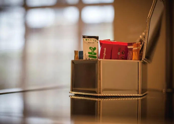 Riverside Close To Centre