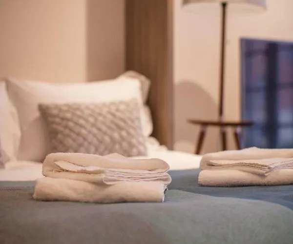 Riverside Close To Centre Apartment *