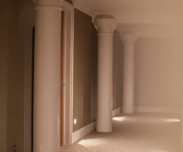 Riverside Close To Centre