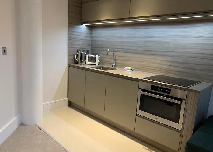 Riverside Close To Centre Apartment