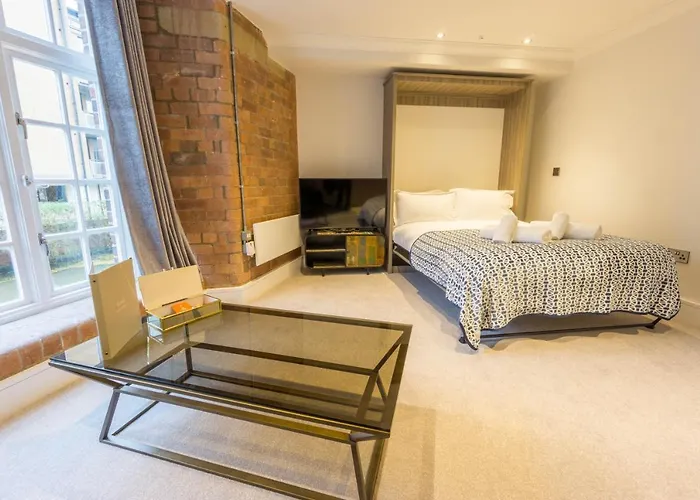 Riverside Close To Centre Apartment