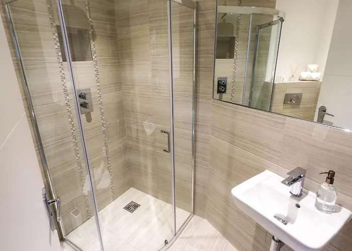 Riverside Close To Centre Apartment